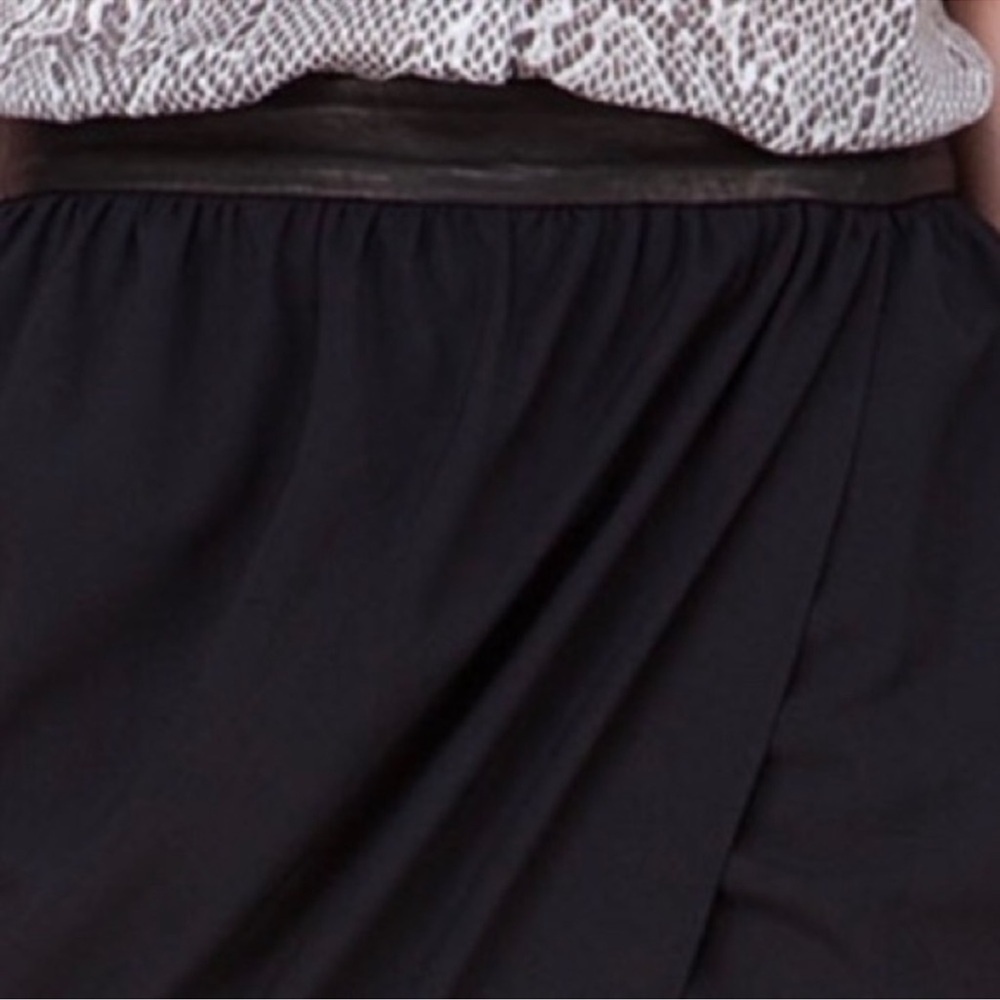 NWT Alice + Olivia Leather Trim Silk Skirt Sz 4 Asymmetrical Classic - Picture 4 of 8